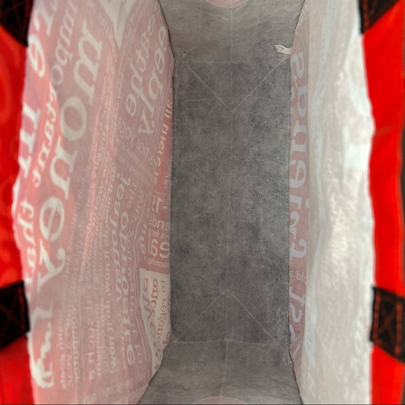 Lululemon Athletica: Shopping Bag ๐ Measurements: H 14โ x L 15" x W 6.25" - Picture 4 of 4